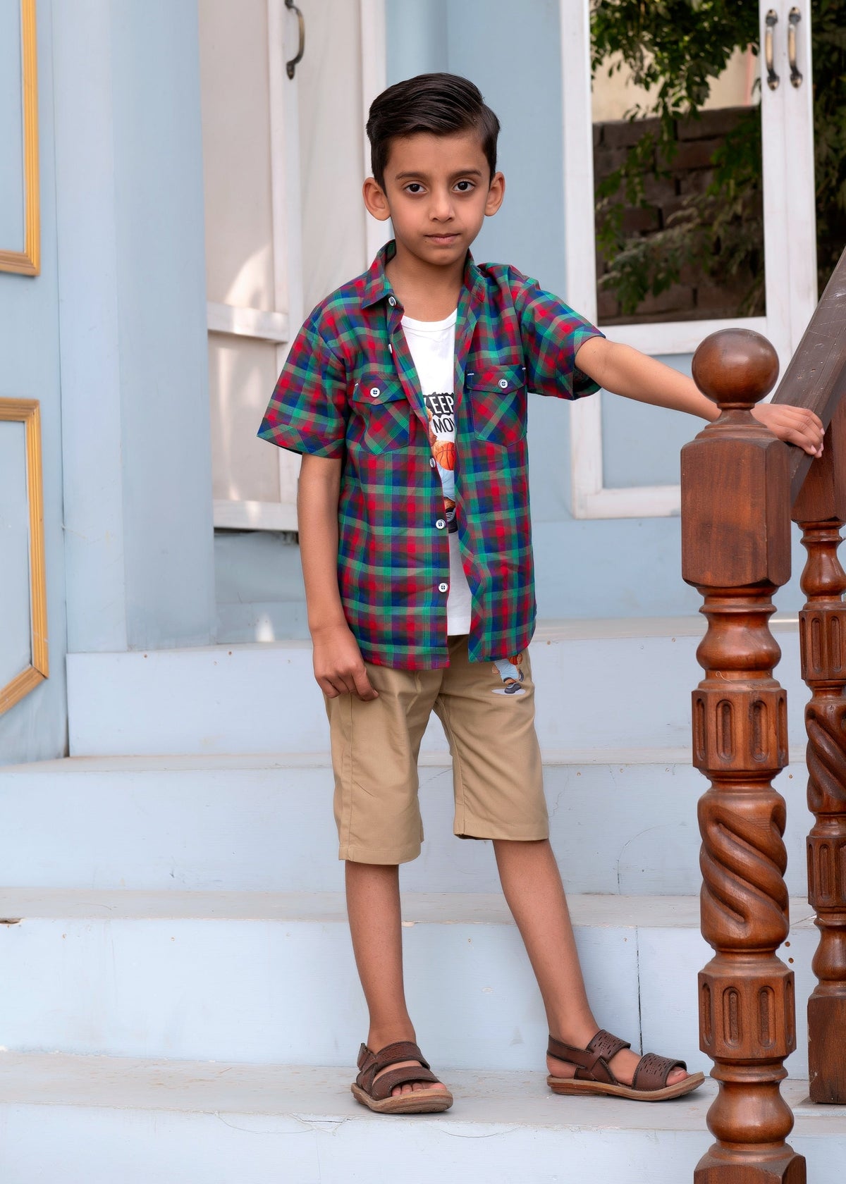 Boys' Vibrant Plaid Short-Sleeve Shirt & Khaki Shorts 2-Piece Set Vesto.Pk