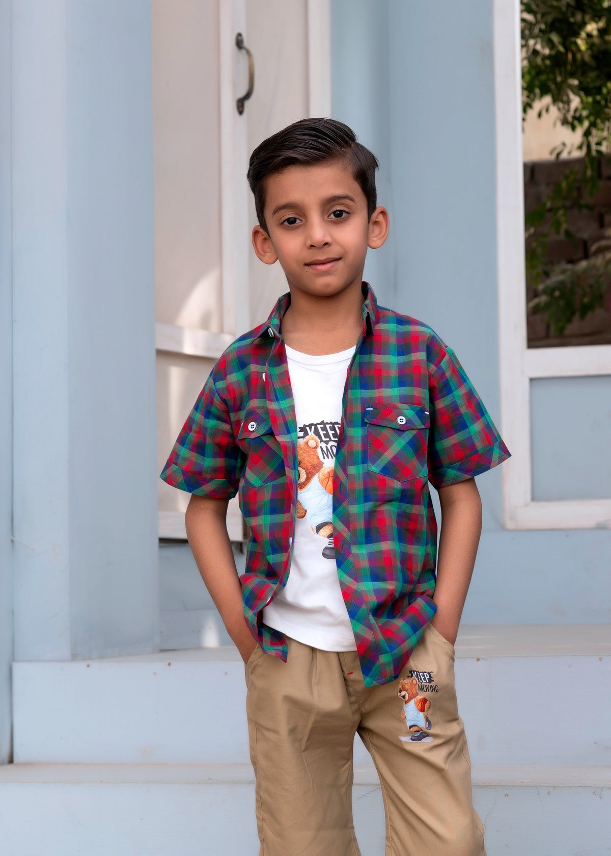 Boys' Vibrant Plaid Short-Sleeve Shirt & Khaki Shorts 2-Piece Set Vesto.Pk