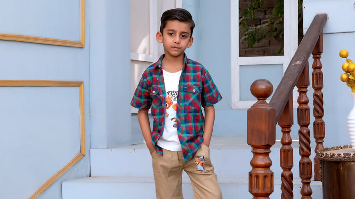 Boys' Vibrant Plaid Short-Sleeve Shirt & Khaki Shorts 2-Piece Set