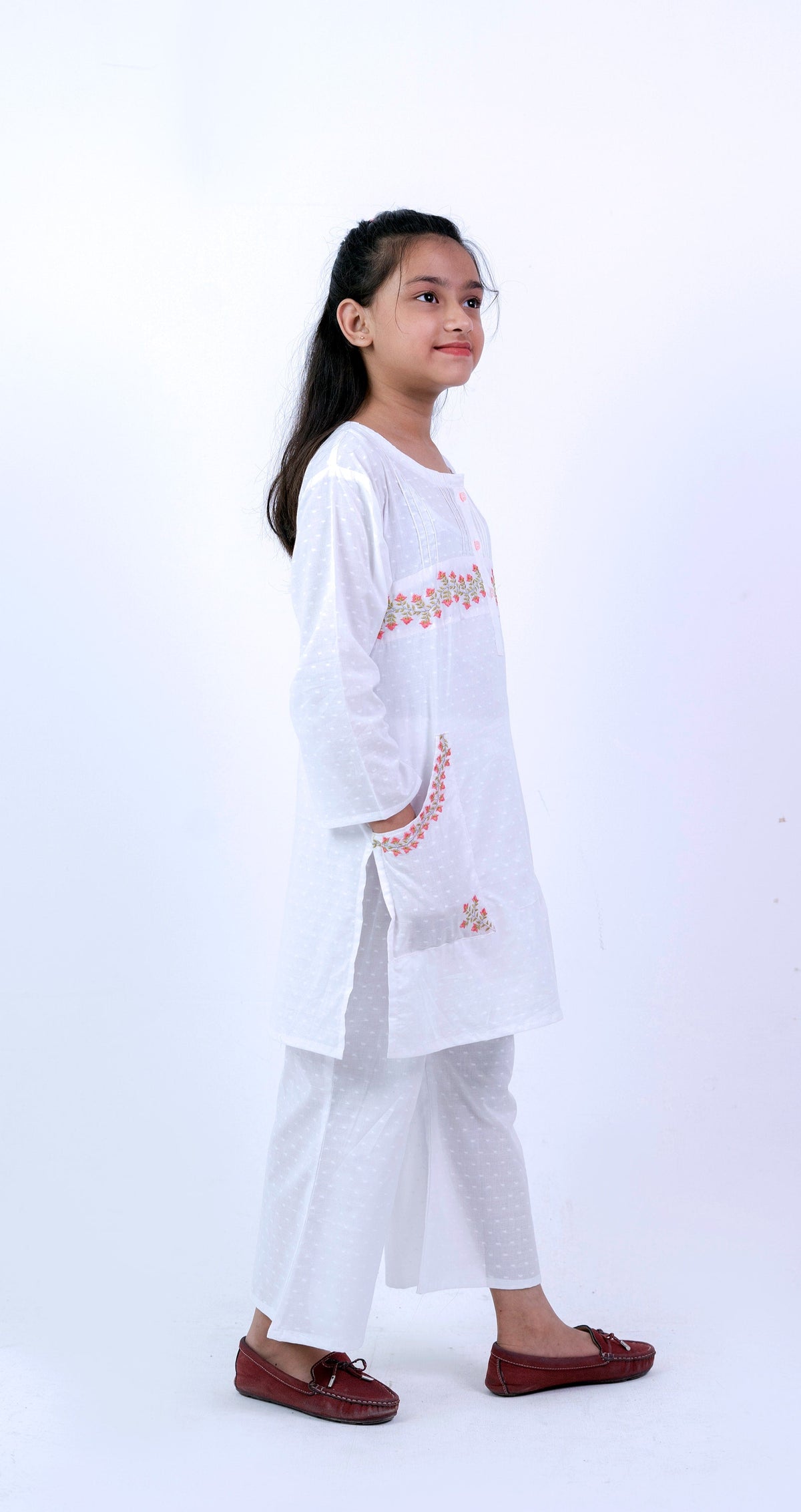 Girls' Elegant White Floral Embroidered Lawn Suit - 2 Piece Set Vesto.Pk